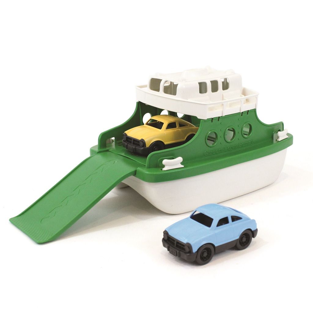 E-shop Green Toys Trajekt s autami, zeleno - biely s dvoma autíčkami