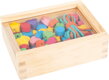 Drevené navliekacie korálky tvary v krabičke 1, drevené hračky pre deti