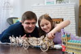 Hračka Ugears 3D puzzle Kráľovský svadobný koč – Megan a Harry 290 ks, 11704