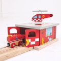 Hračka Bigjigs Rail Drevené vláčiky - Depo hasičskej stanice, 9518