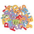 Hračka Bigjigs Toys Drevené magnetky Abeceda - veľké písmená 49 ks, 2