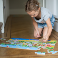 Bigjigs Toys Podlahové puzzle Mesto 48 ks, 2 hračky pre deti