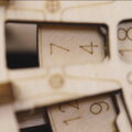Hračka RoboTime Drevené 3D mechanické puzzle Stolný kalendár 26 ks, 3