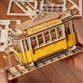 RoboTime Drevené 3D puzzle Historická električka, 2 hračky pre deti
