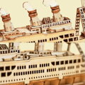 Hračka RoboTime Drevené 3D puzzle Zaoceánsky parník 145 ks, 3