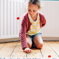 Hračka Bigjigs Toys Hra s kostičkami Jacks, 6