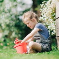 Hračka Bigjigs Toys Silikónové vedierko tmavoružové Coral, 1