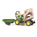 Bruder 62104 Bworld traktor John Deere s prívesom a záhradníkom, 4, hračky pre deti
