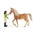 Schleich 42542 Čiernovláska Sarah s pohyblivými kĺbmi na koni, 2, hračky pre deti