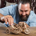 Hračka Ugears 3D mechanické puzzle - UGR-10 Motorka Scrambler s vozíkom 380 ks, 16