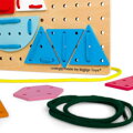 Hračka Bigjigs Toys Drevená šnurovacia hra Geometrické tvary, 3