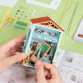Hračka RoboTime Drevené 3D puzzle Miniatúra Kníhkupectvo Free Time, 3