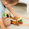 Hračka Bigjigs Rail Tunel lávová jama, 10