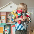 Hračka Petitcollage Plyšový tiger Theodor hudobník, 3