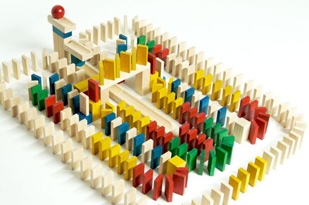 Drevené domino farebné 830 ks