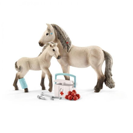 Schleich set žriebä a islandská kobyla s lekárničkou