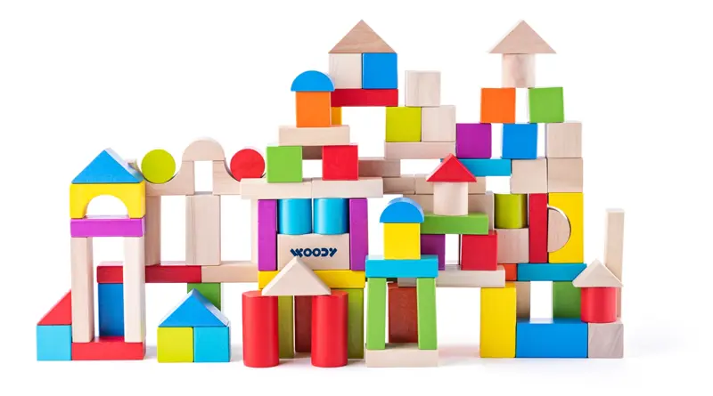 Woody Stavebnica kocky farebné / natur s prestrkávacím vrchnákom, 100 dielov Woody Stavebnica kocky farebné / natur s prestrkávacím vrchnákom, 100 dielov