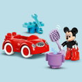 Mickey Mouseov klub a auto