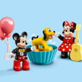Narodeninový vláčik Mickeyho a Minnie