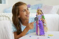 Disney Princess bábika Rapunzel s rozprávkovými  vlasmi