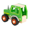Drevený traktor zelený