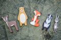 BeWooden Drevená nálepka na stenu aj inde zajačik Karlíček