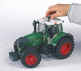 Bruder 3040 Traktor FENDT 936 Vario