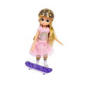 Lottie Bábika skateboardistka