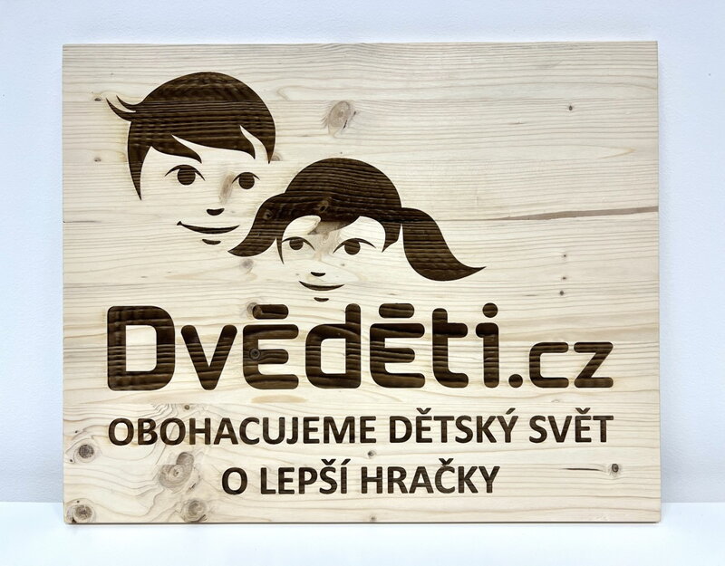 Dvěděti.cz Dřevěné logo 50x40 cm